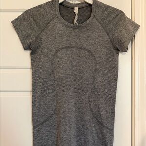Lululemon gray swiftly tech size 6